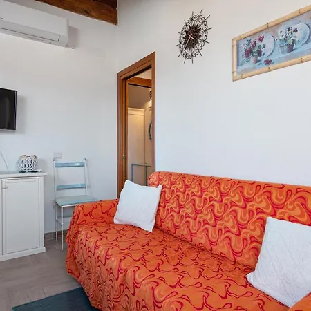 Zeus Apartment