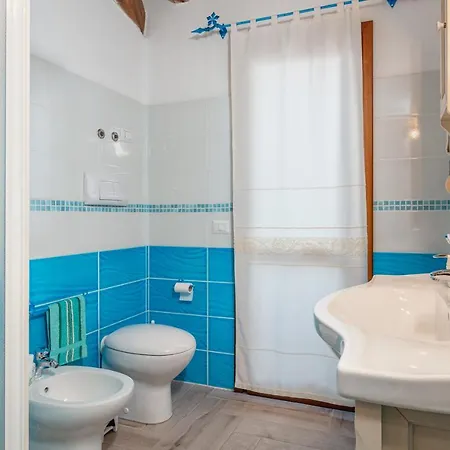 Zeus Apartment *
